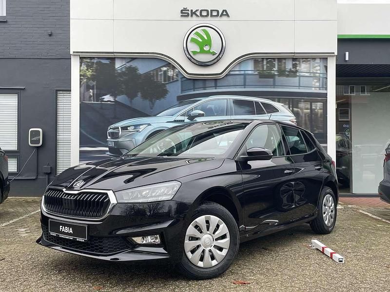 Schwarzmagic perleffekt Gebraucht 2024 Skoda Fabia Selection Kleinwagen | 15.900 € (Superpreis) - Bild 1/4
