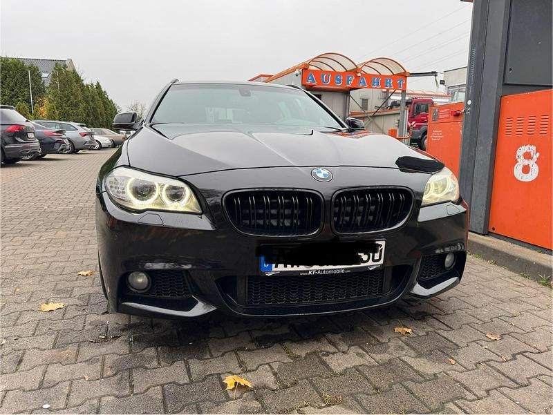 Schwarz Gebraucht 2012 BMW 530 M Sport Kombi | 9.250 € (Etwas zu teuer) - Bild 1/4