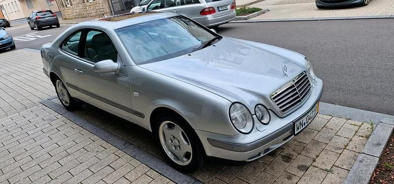 Gebraucht Mercedes CLK320 Elegance 218 PS (160 kW) 1999 Silber Coupé