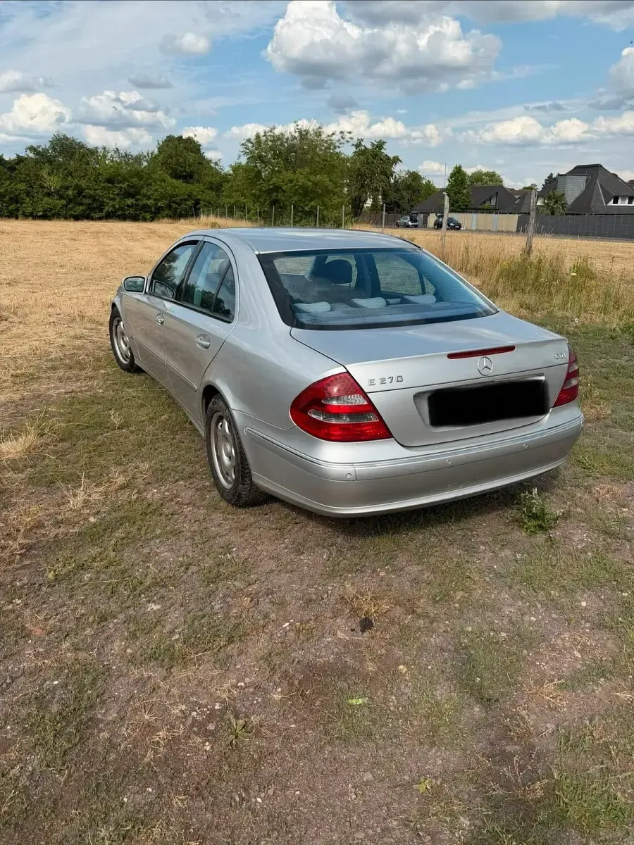 Gebraucht Mercedes E270 263 PS (193 kW) 2005 Silber Limousine