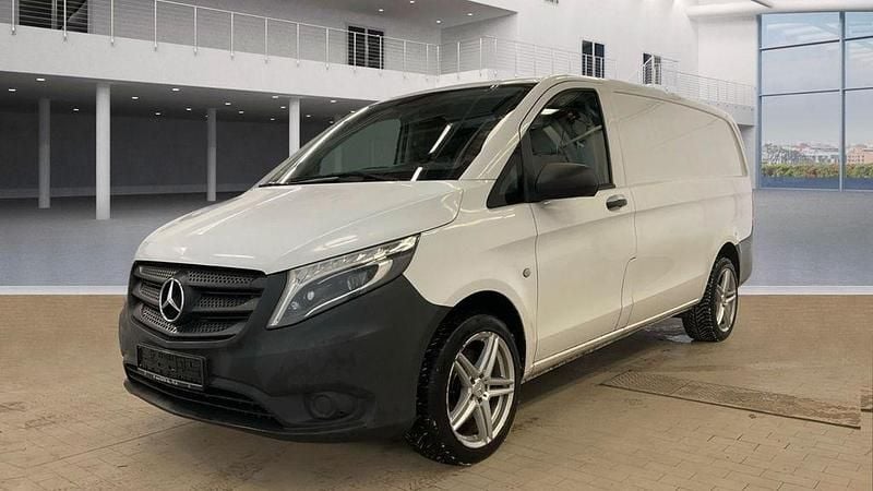 Usado Mercedes Vito 190 HP (139 kW) 2015 Branco Van