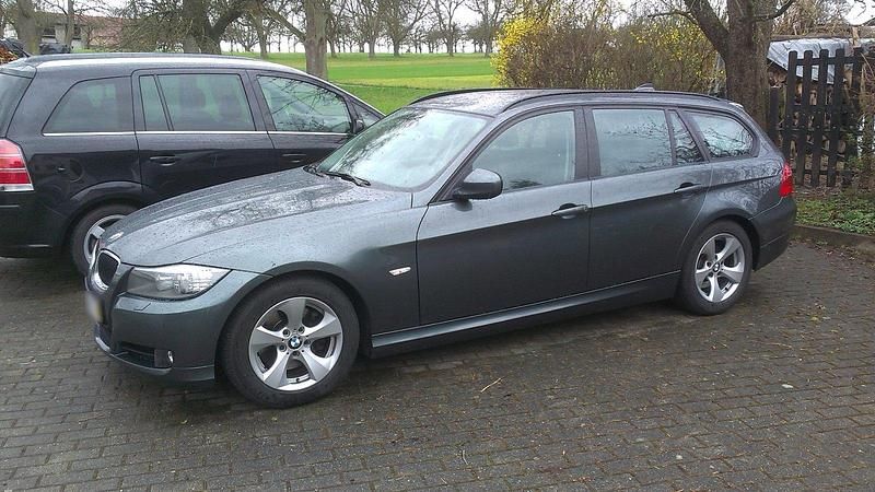 Gebraucht BMW 320 Efficient Dynamics 163 PS (119 kW) 2011 Andere farben Kombi