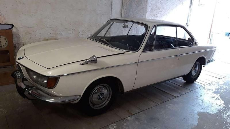 Weiß Gebraucht 1966 BMW 2000 Limousine | 23.500 € - Bild 1/4
