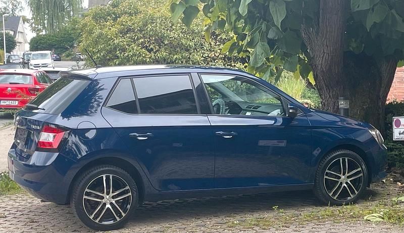 Gebraucht Skoda Fabia 90 PS (66 kW) 2016 Blau Kleinwagen