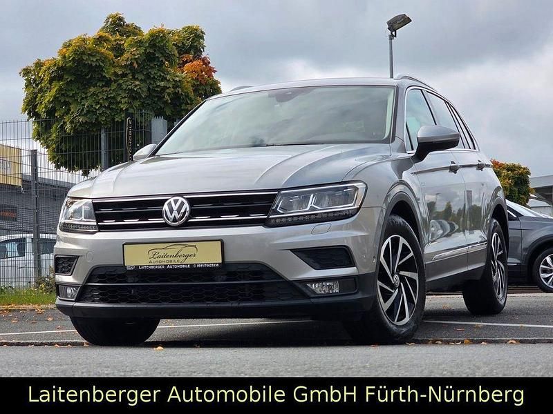 Grau Gebraucht 2018 VW Tiguan Join SUV | 18.900 € (Etwas zu teuer) - Bild 1/4