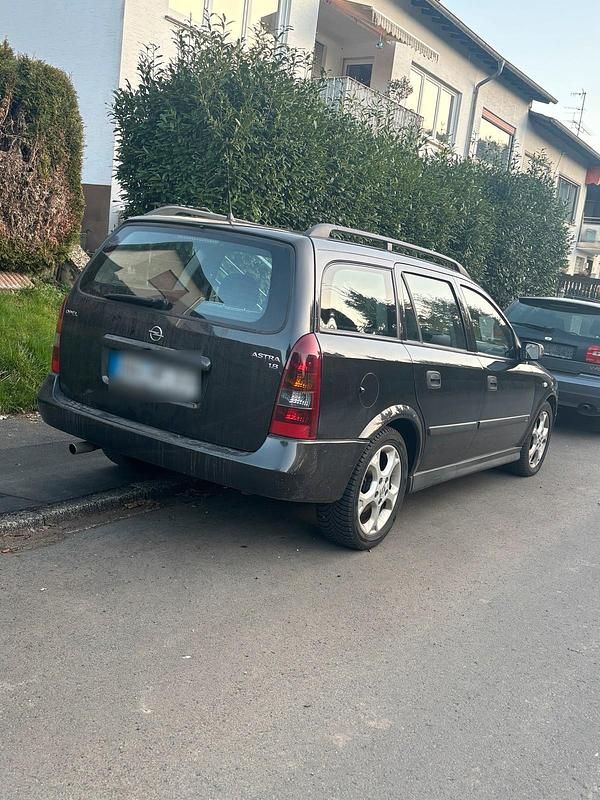 Gebraucht Opel Astra 125 PS (91 kW) 2001 Schwarz Kombi