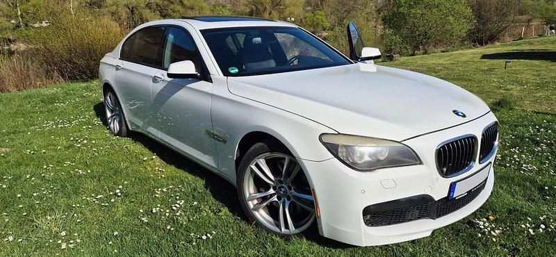 Weiß Gebraucht 2011 BMW 750L Limousine | 11.499 € (Guter Preis) - Bild 1/4