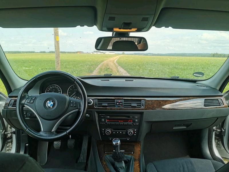 Gebraucht BMW 320 150 PS (110 kW) 2007 Silber Kombi