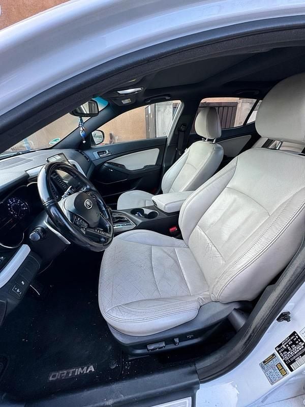 Weiß Gebraucht 2013 Kia Optima 2 Limousine | 11.500 € - Bild 1/4