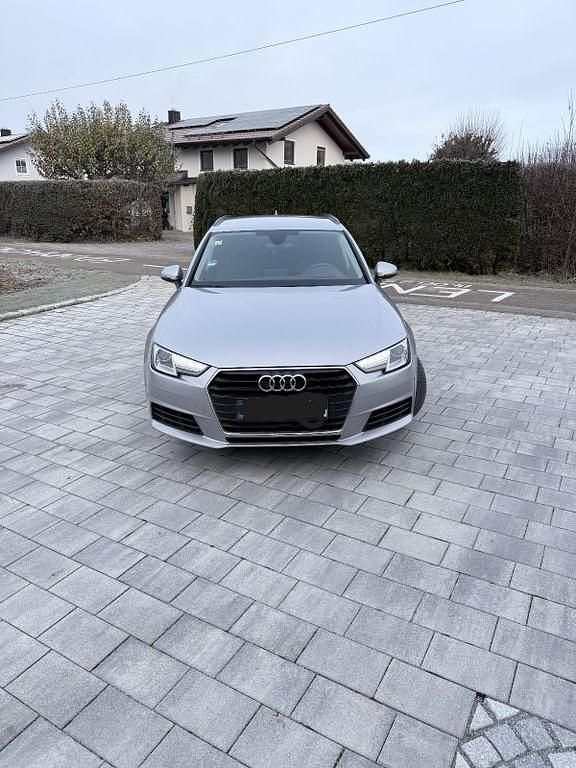 Silber Gebraucht 2017 Audi A4 Kombi | 17.500 € (Fairer Preis) - Bild 1/4