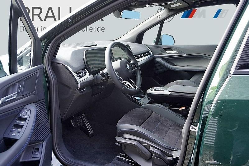 Gebraucht BMW 220 Active Tourer M Sport 170 PS (125 kW) 2026 Sanremo green metallic Van / Kleinbus