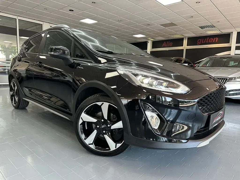Gebraucht Ford Fiesta Active 101 PS (74 kW) 2019 Schwarz Kleinwagen