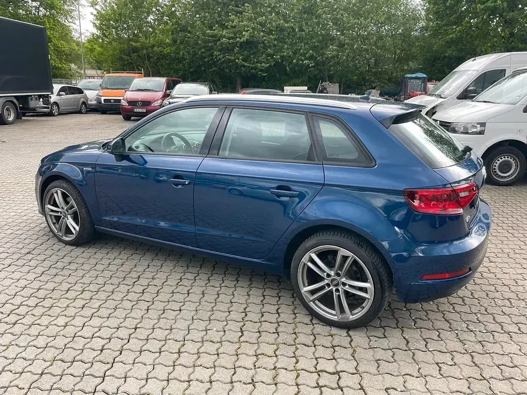 Gebraucht Audi A3 Ambition 110 PS (80 kW) 2015 Blau Limousine