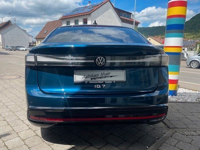 Gebraucht VW ID.7 Pro 210 kW (286 PS) 2024 Blau Kleinwagen