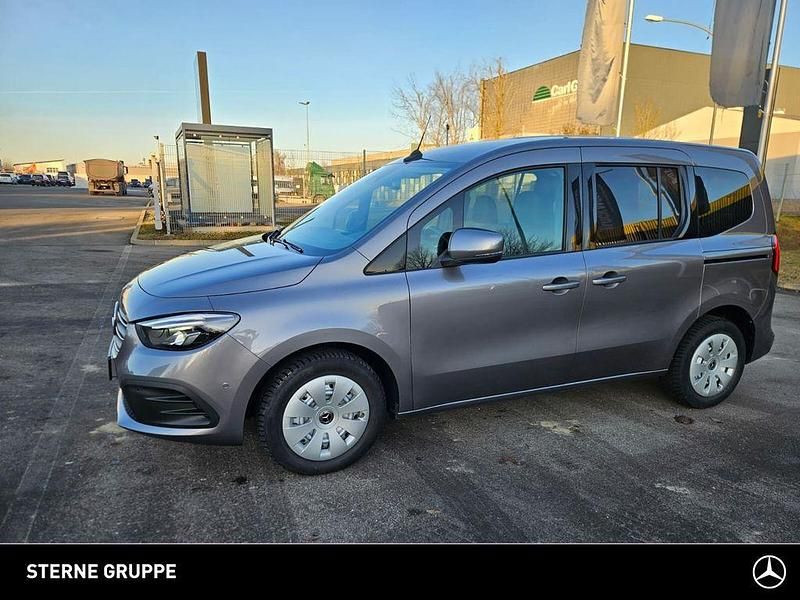 Chromitgrau Gebraucht 2025 Mercedes T180 Progressive Van / Kleinbus | 30.870 € (Fairer Preis) - Bild 1/4