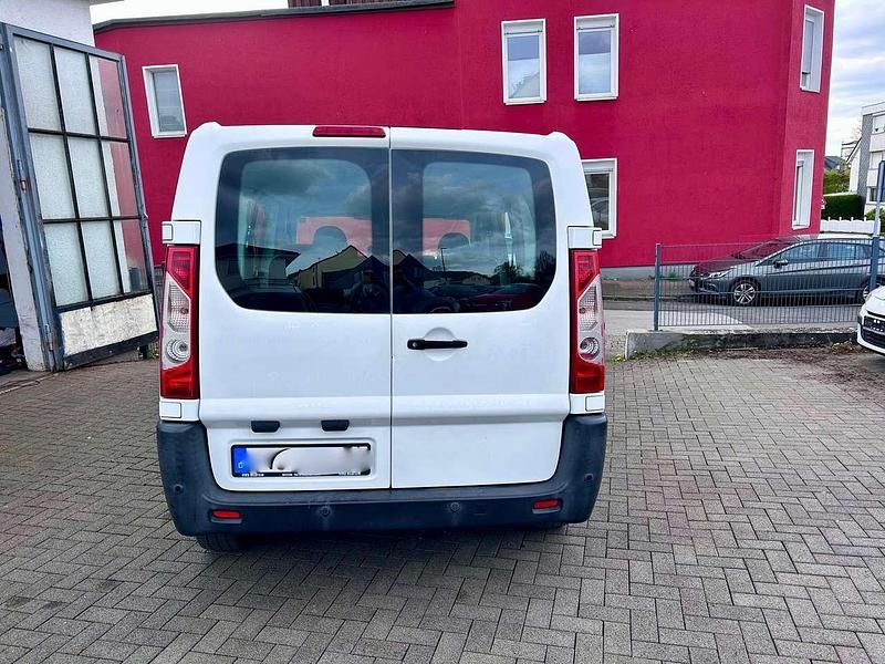 Gebraucht Citroën Jumpy Attraction 128 PS (94 kW) 2012 Weiss banquise/lackierung Van / Kleinbus