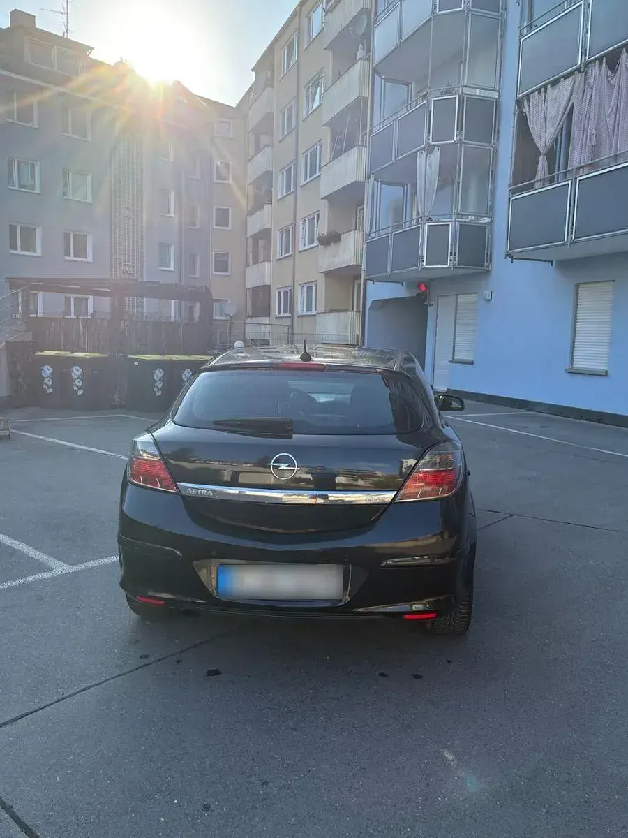 Gebraucht Opel Astra GTC Sport 110 PS (80 kW) 2007 Schwarz Limousine