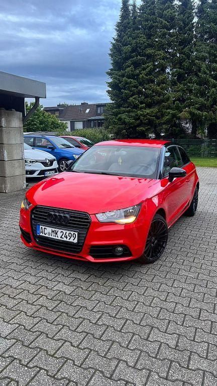 Rot Gebraucht 2011 Audi A1 Attraction Kleinwagen | 4.450 € (Guter Preis) - Bild 1/4