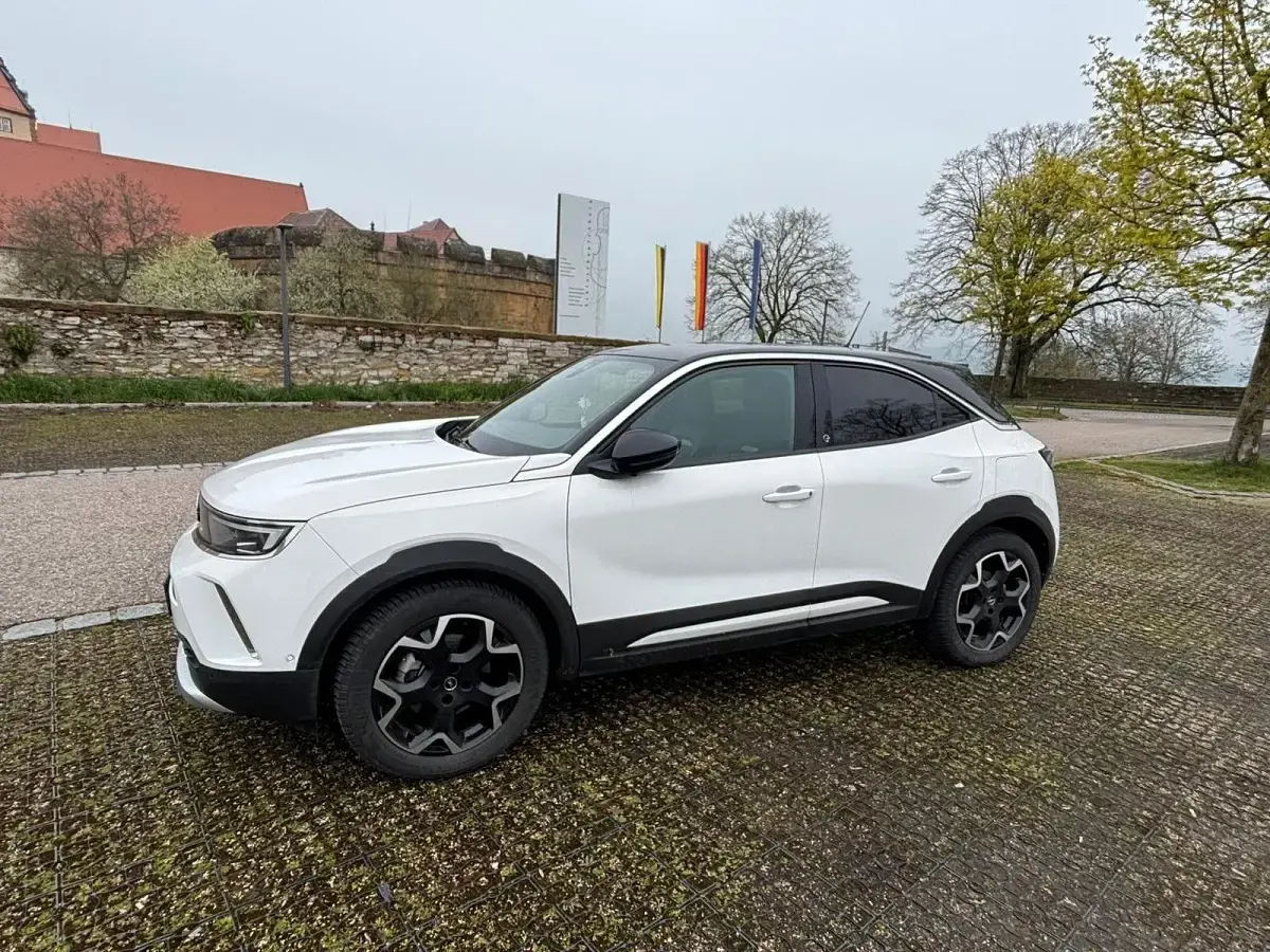 Gebraucht Opel Mokka-e Ultimate 100 kW (136 PS) 2021 Weiß SUV