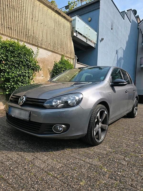 Silber Gebraucht 2012 VW Golf VI Kleinwagen | 7.400 € (Guter Preis) - Bild 1/4