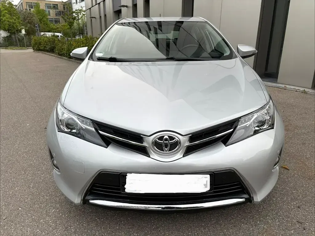 Gebraucht Toyota Auris Life+ 132 PS (97 kW) 2014 Silber Limousine