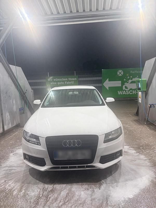 Weiß Gebraucht 2009 Audi A4 Limousine | 4.200 € (Superpreis) - Bild 1/4