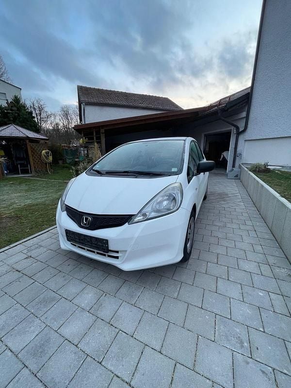 Gebraucht Honda Jazz S 90 PS (66 kW) 2013 Weiß Kleinwagen