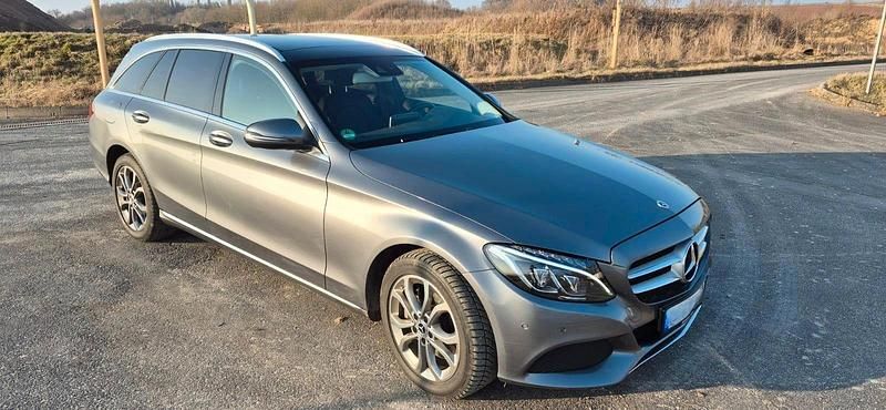Gebraucht Mercedes C250 204 PS (150 kW) 2016 Schwarz Kombi