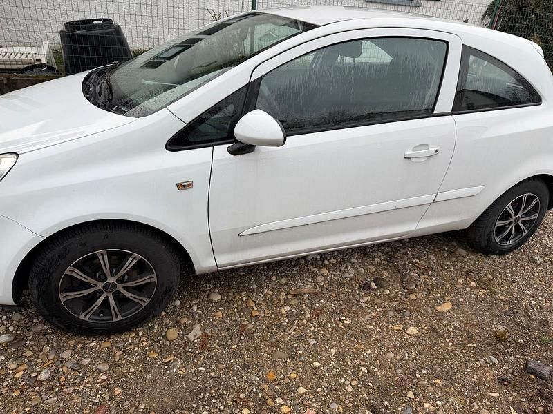 Second-hand Opel Corsa 60 CP (44 kW) 2008 Alb Hatchback