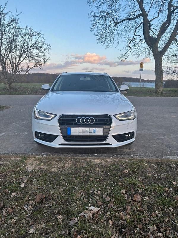 Gebraucht Audi A4 Attraction 120 PS (88 kW) 2013 Weiß Kombi