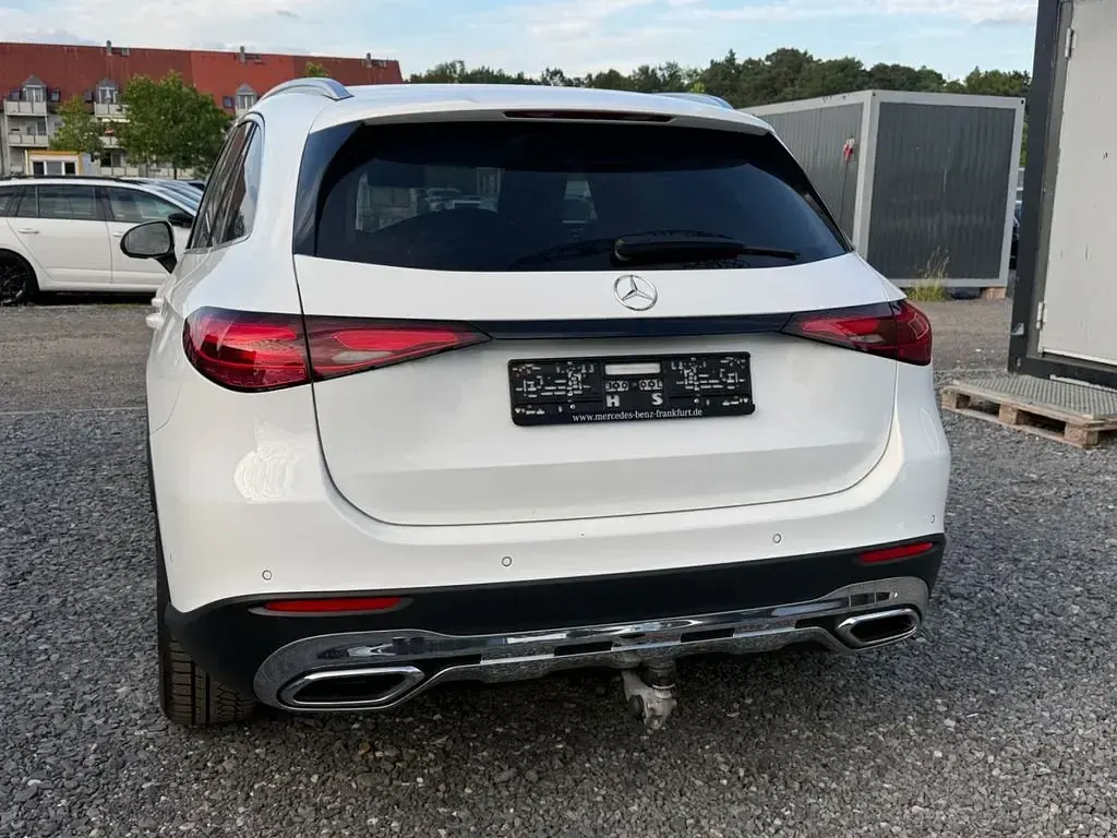 Gebraucht Mercedes GLC220 197 PS (144 kW) 2023 Weiß SUV