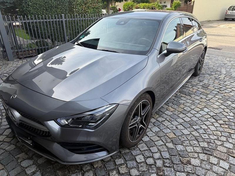 Grau Gebraucht 2019 Mercedes CLA250 Shooting Brake AMG Kombi | 27.800 € (Superpreis) - Bild 1/4