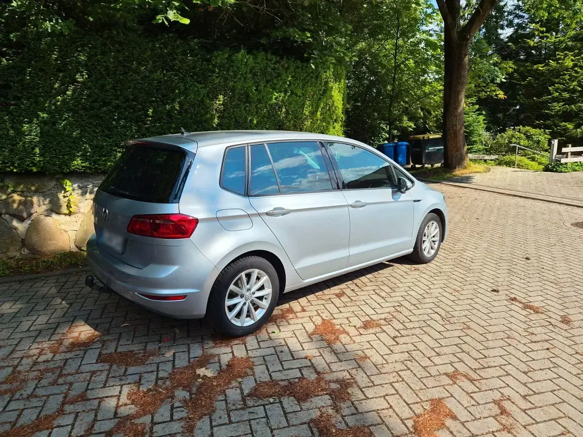 Gebraucht VW Golf Sportsvan LOUNGE 110 PS (80 kW) 2015 Silber Van / Kleinbus