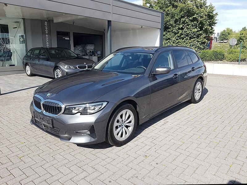 Gebraucht BMW 320 Advantage 190 PS (139 kW) 2020 Grau Kombi