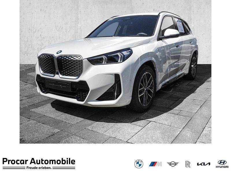 Alpinweiß uni Neu 2025 BMW iX1 Comfort Edition SUV | 57.480 € (Fairer Preis) - Bild 1/4