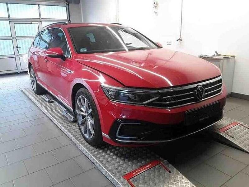 Tornadorot Gebraucht 2022 VW Passat GTE Kombi | 28.450 € (Fairer Preis) - Bild 1/3