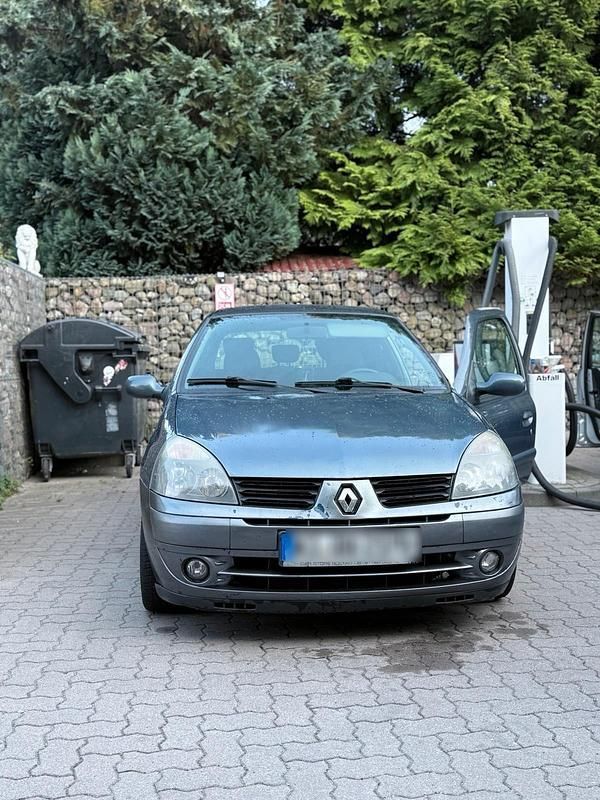 Silber Gebraucht 2005 Renault Clio II Kleinwagen | 1.250 € - Bild 1/4