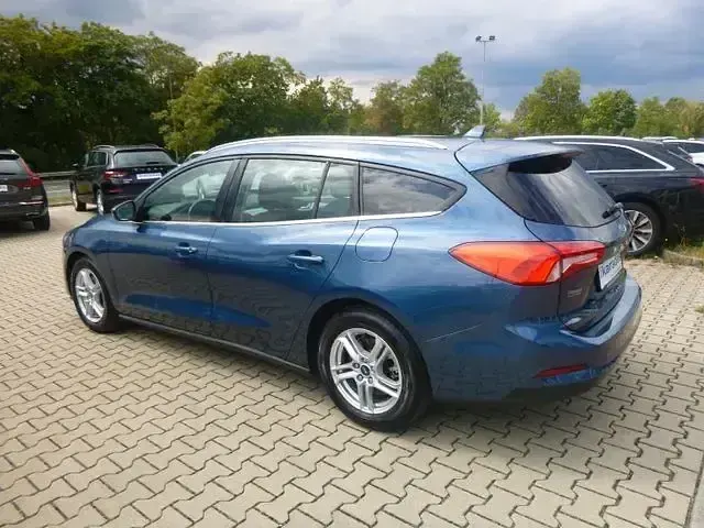 Gebraucht Ford Focus 125 PS (91 kW) 2022 Blau Limousine