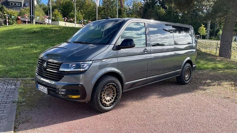 Gebraucht VW Transporter 150 PS (110 kW) 2024 Grau Van