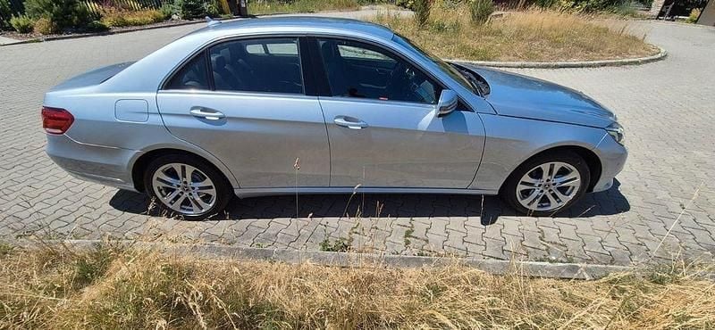 Gebraucht Mercedes E200 156 PS (114 kW) 2015 Silber Limousine