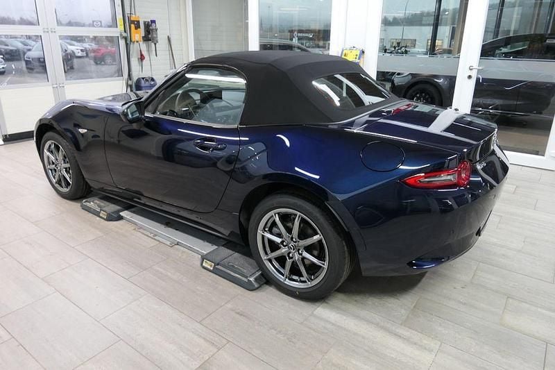 Neu Mazda MX5 Exclusive 132 PS (97 kW) 2025 Schwarz Cabrio