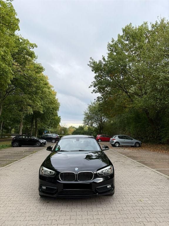 Schwarz Gebraucht 2017 BMW 116 Advantage Kleinwagen | 8.200 € (Guter Preis) - Bild 1/4