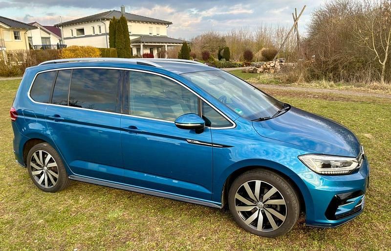Gebraucht VW Touran Highline 150 PS (110 kW) 2017 Blau Van / Kleinbus