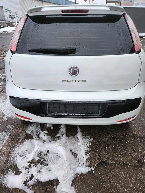 Gebraucht Fiat Grande Punto 77 PS (56 kW) 2011 Weiß Kleinwagen