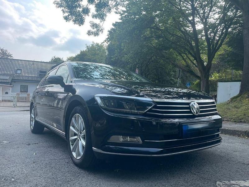 Schwarz Gebraucht 2016 VW Passat Highline Kombi | 15.000 € (Fairer Preis) - Bild 1/4