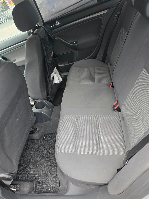 Gebraucht VW Jetta 102 PS (75 kW) 2006 Silber Limousine