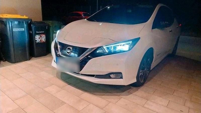 Gebraucht Nissan Leaf N-Connecta 110 kW (150 PS) 2019 Weiß Kleinwagen