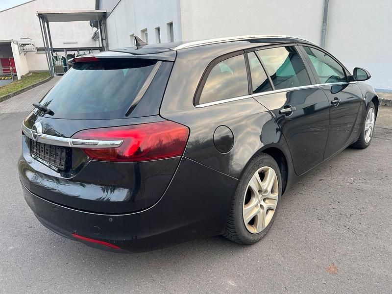 Gebraucht Opel Insignia Sport 140 PS (102 kW) 2014 Karbonschw graphitschw midnigh Kombi