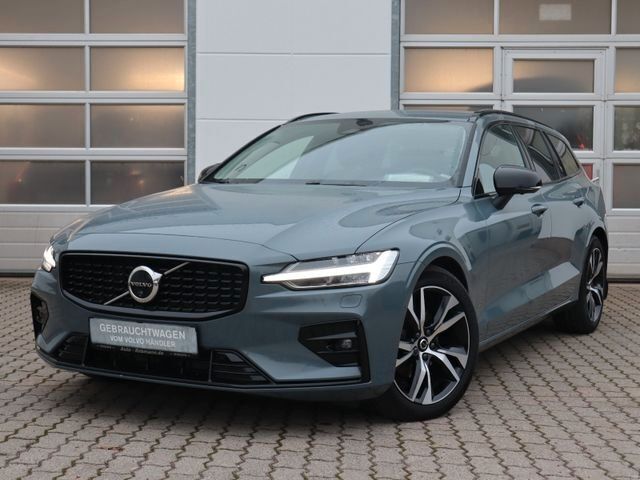 Grau Gebraucht 2023 Volvo V60 Plus Kombi | 41.800 € (Teuer) - Bild 1/4