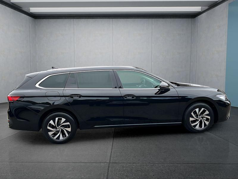 Neu VW Passat 150 PS (110 kW) 2025 Schwarz Kombi